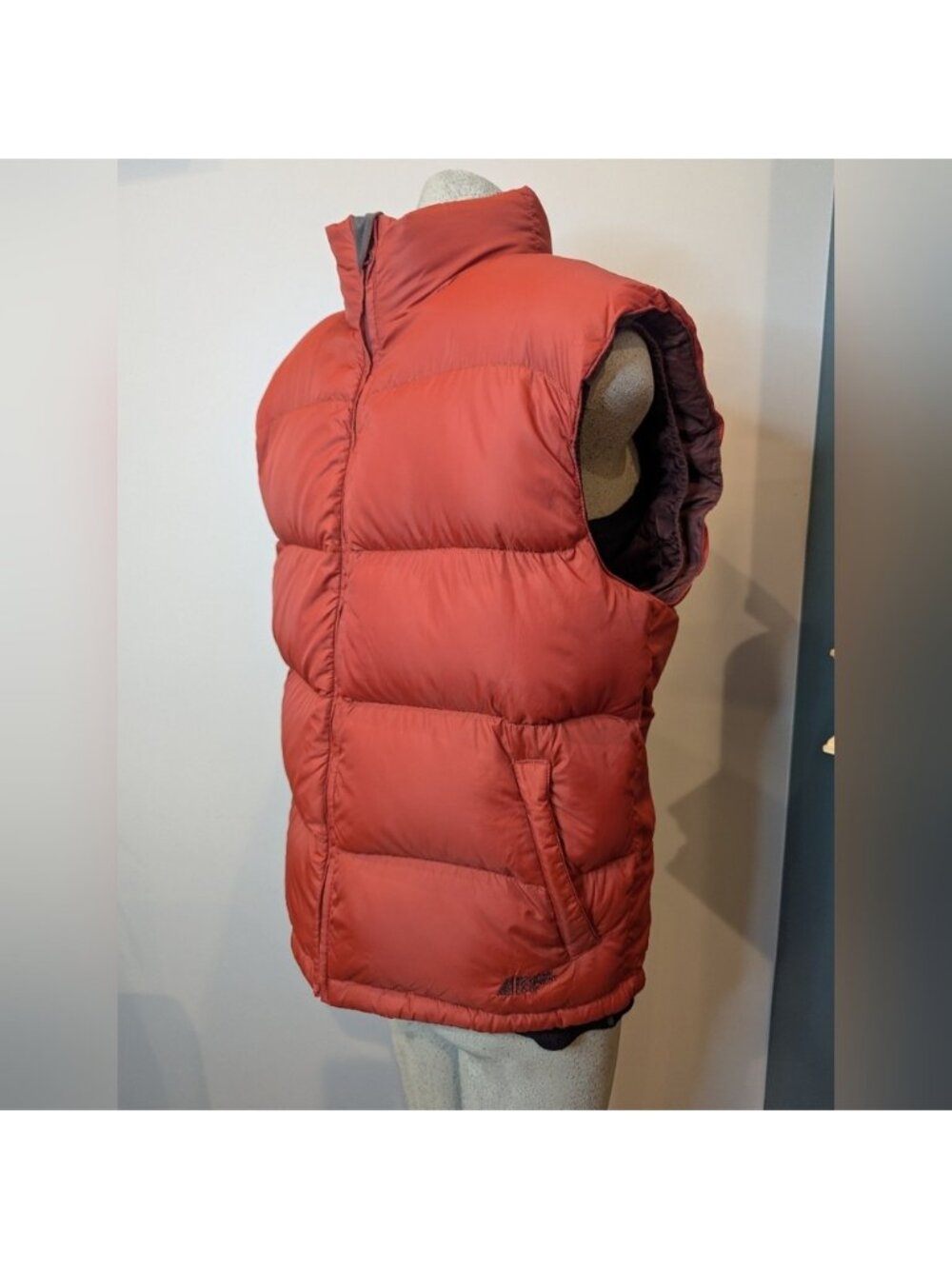 MEC men's super puffer down vest in burnt orange & burgundy, Mens M Women's M/L